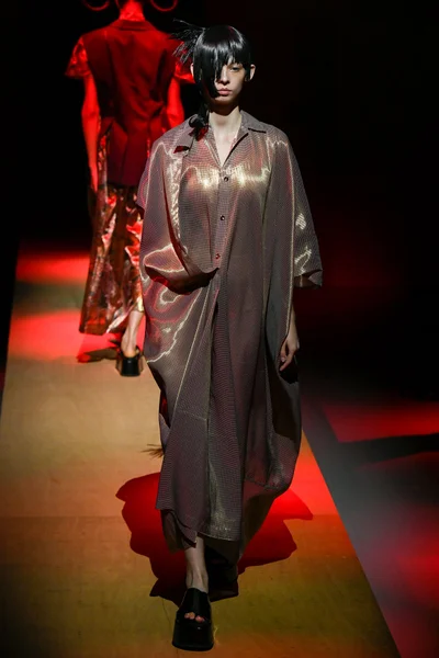 Look 30